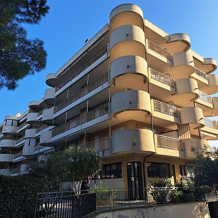 Appartamento - Terrazzo Vivibile Vista Mare, Wi-Fi Gratuito Vallecrosia Zewnętrze zdjęcie