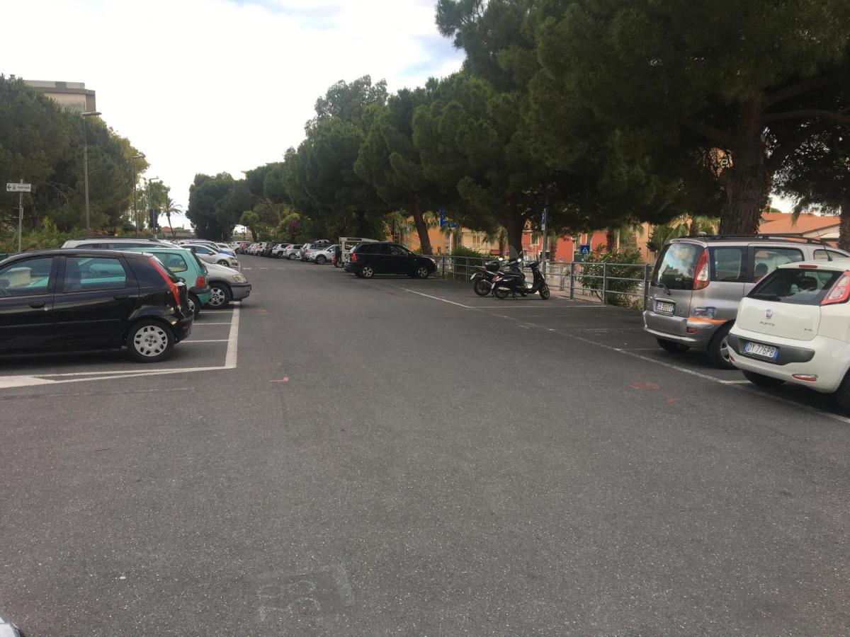 Appartamento - Terrazzo Vivibile Vista Mare, Wi-Fi Gratuito Vallecrosia Zewnętrze zdjęcie