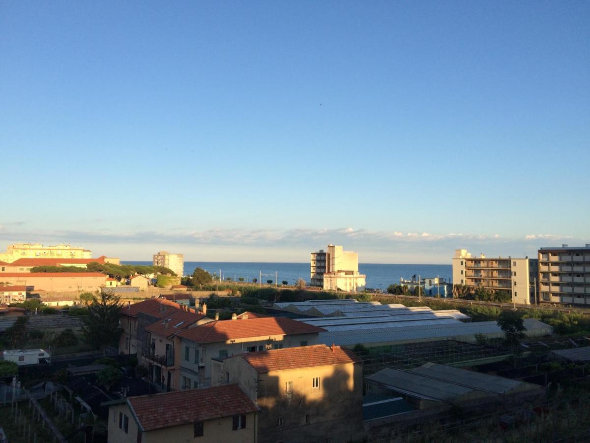 Appartamento - Terrazzo Vivibile Vista Mare, Wi-Fi Gratuito Vallecrosia Zewnętrze zdjęcie