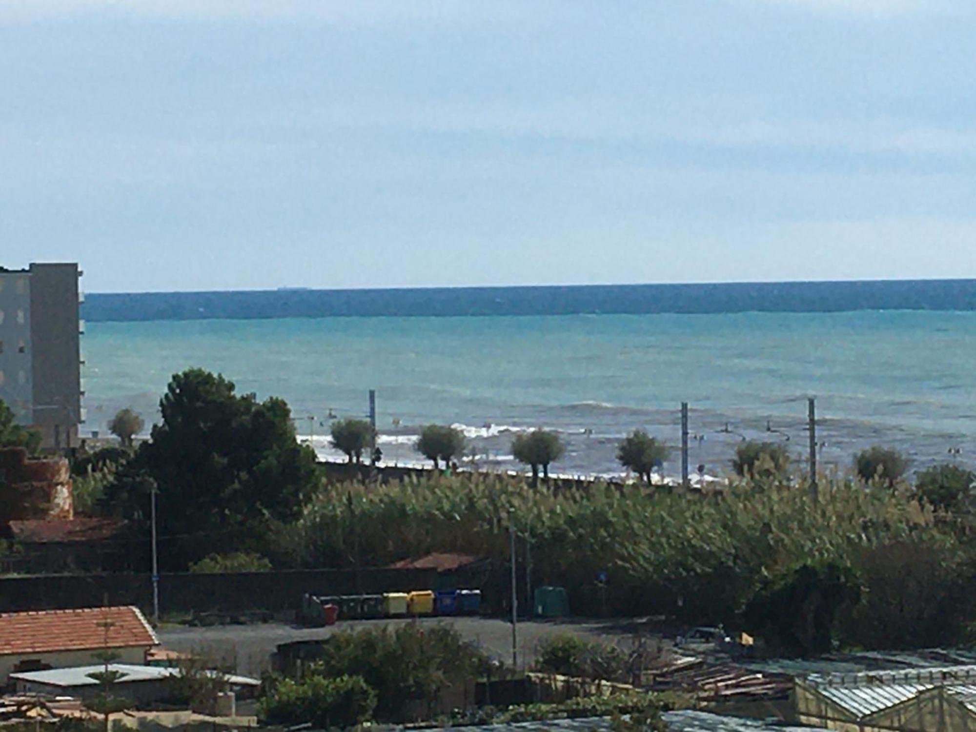 Appartamento - Terrazzo Vivibile Vista Mare, Wi-Fi Gratuito Vallecrosia Zewnętrze zdjęcie